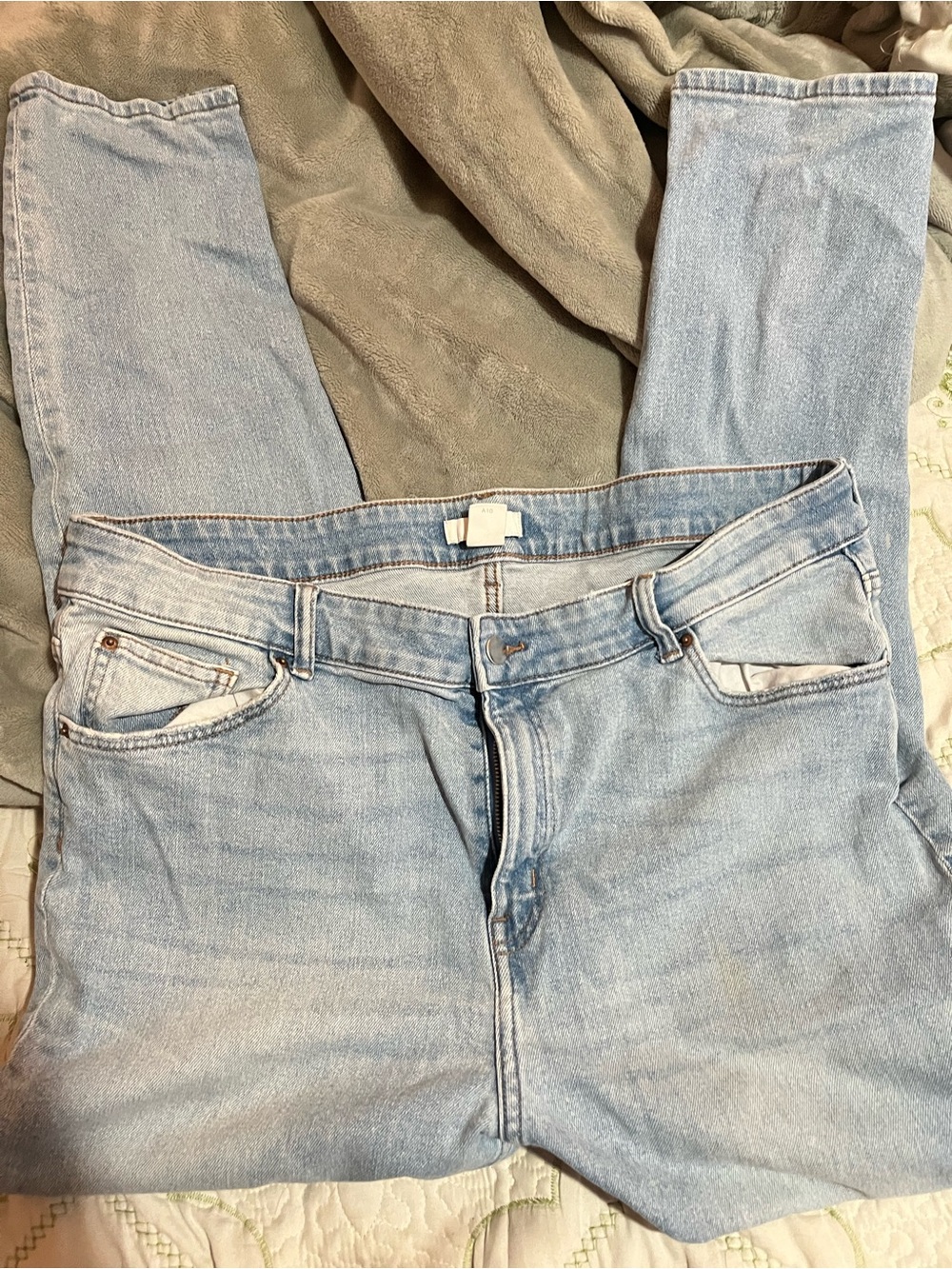 H&M Light Blue Denim Jeans - Classic Wash